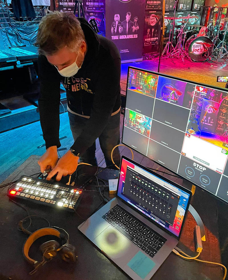 LIVE STREAM